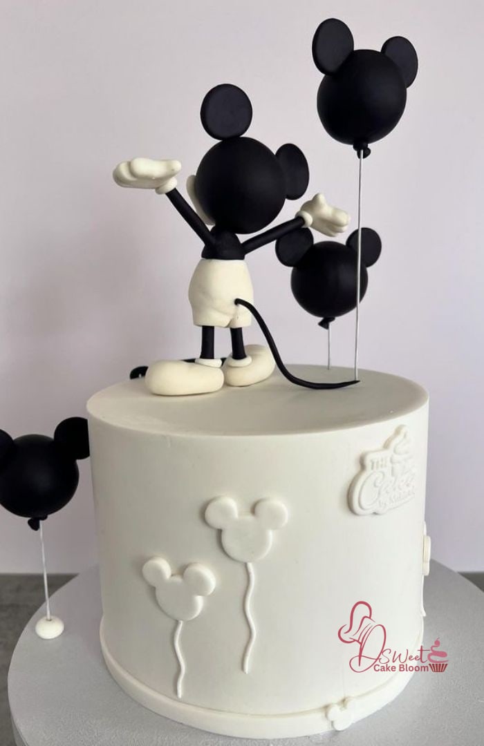 Exquisite Custom Cake Delights